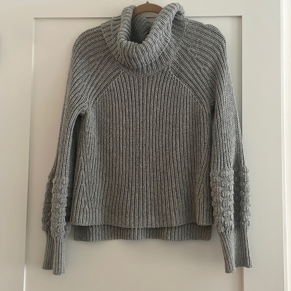 Melrose and Market Gray Turtleneck Sweater with Balloon Sleeves